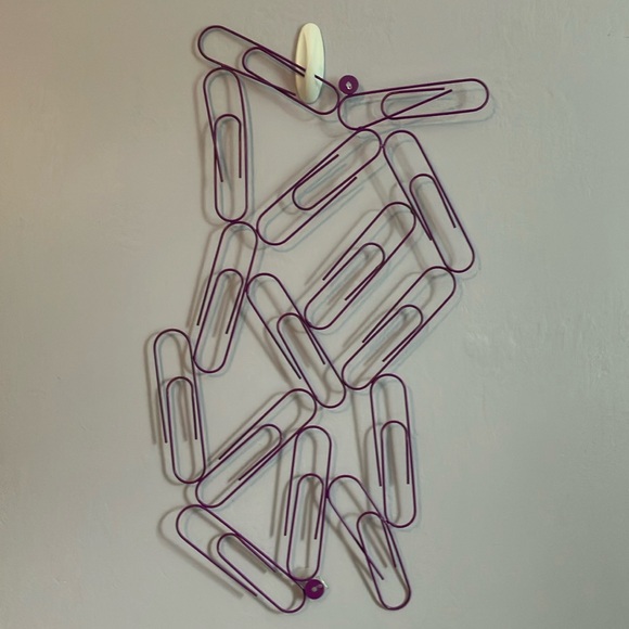 Purple paper clip bulletin board - Picture 1 of 7